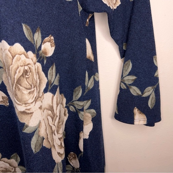 Large 143 Story Navy Blue Floral Knit Cold Shoulder Top Stretch High Neckline - Picture 5 of 12